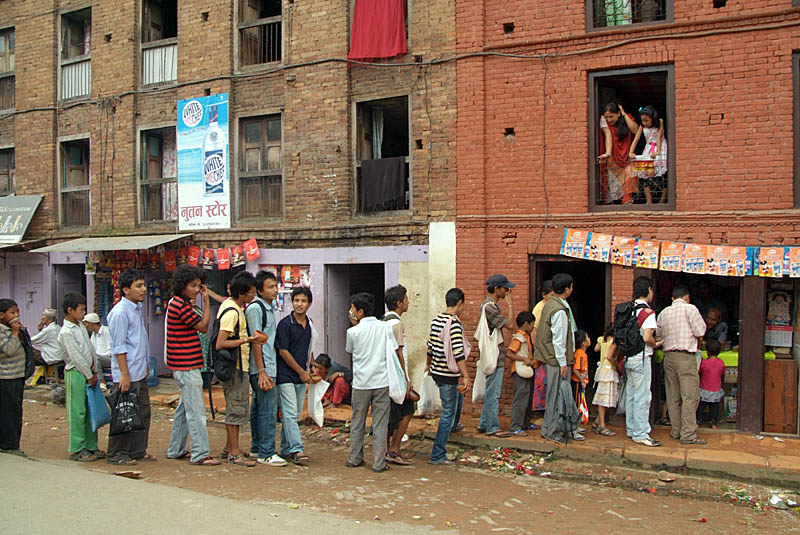 Queue to Collect Rice Pancha Dan