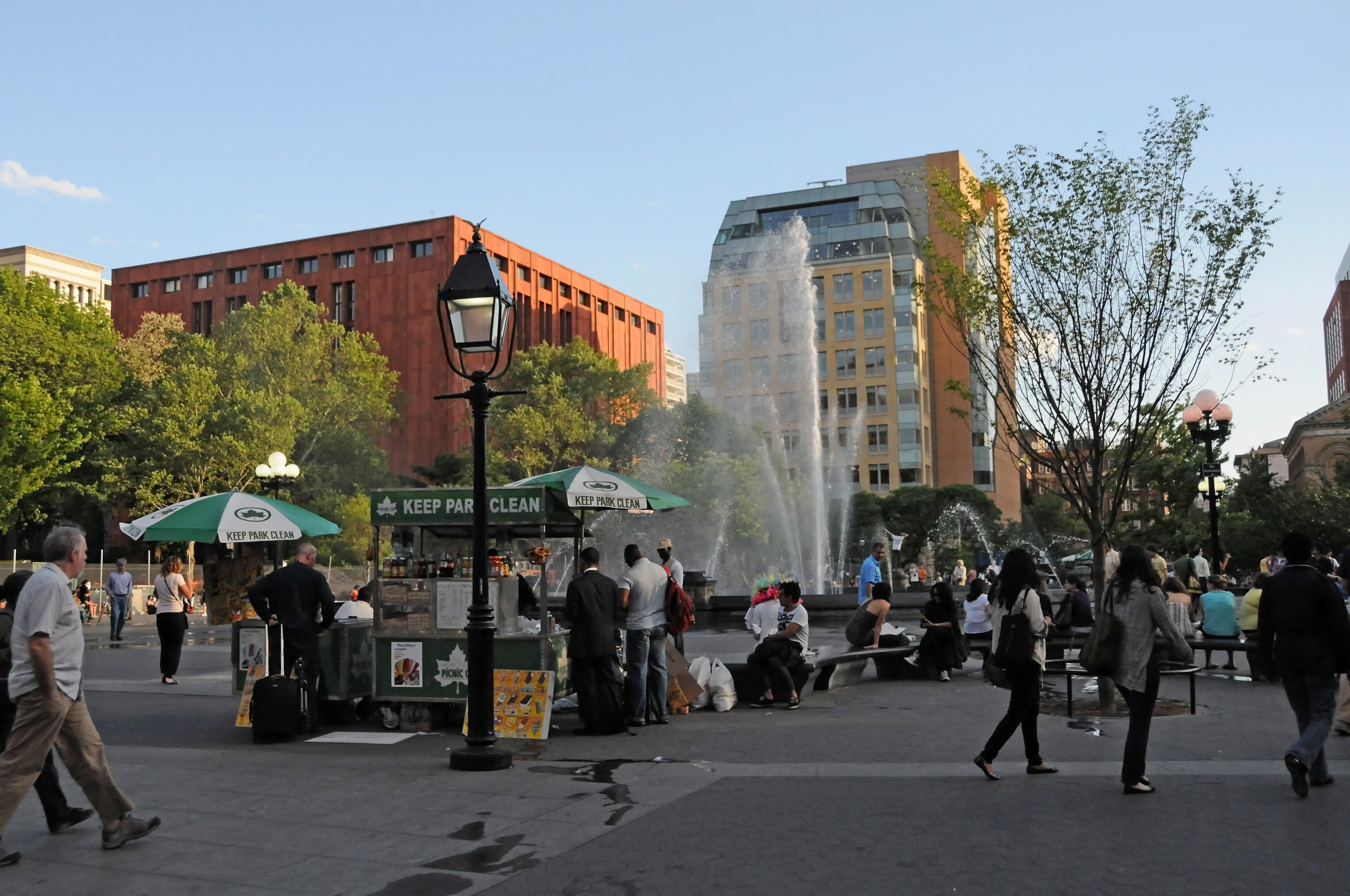 Fountain Plaza at the Arch