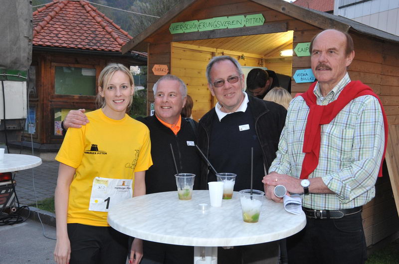 Organisatorin Barbara Weik und Brgermeister Gnter Moraw