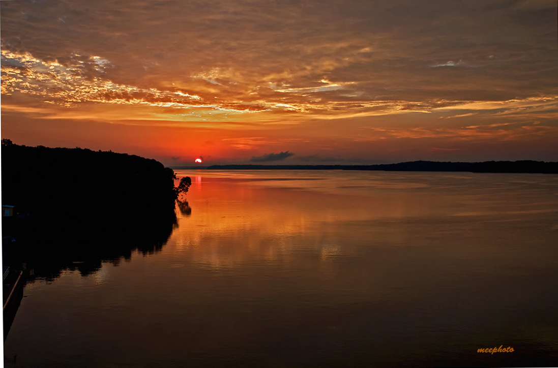 Morning, Tennessee River