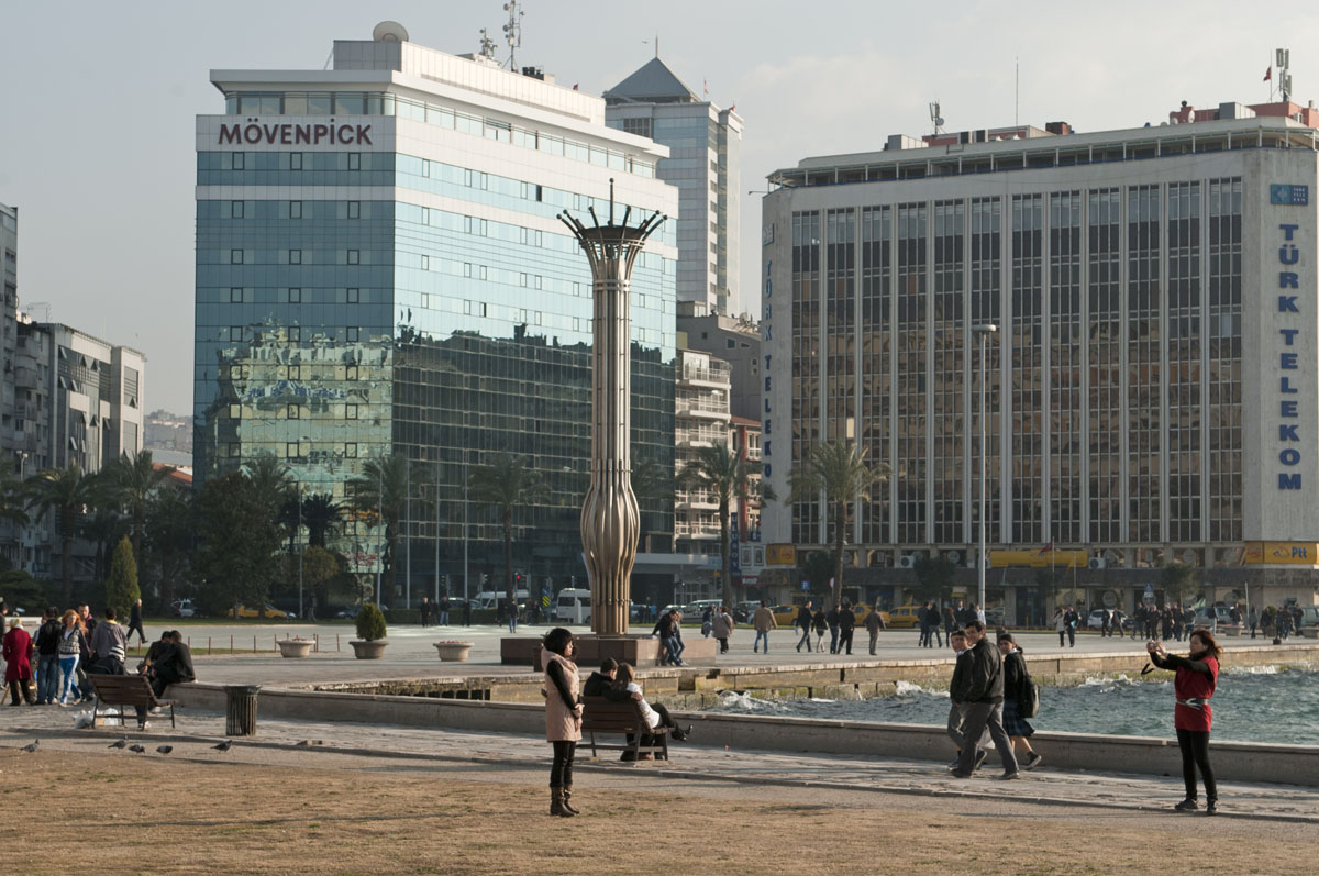 Izmir March 2011 6344.jpg