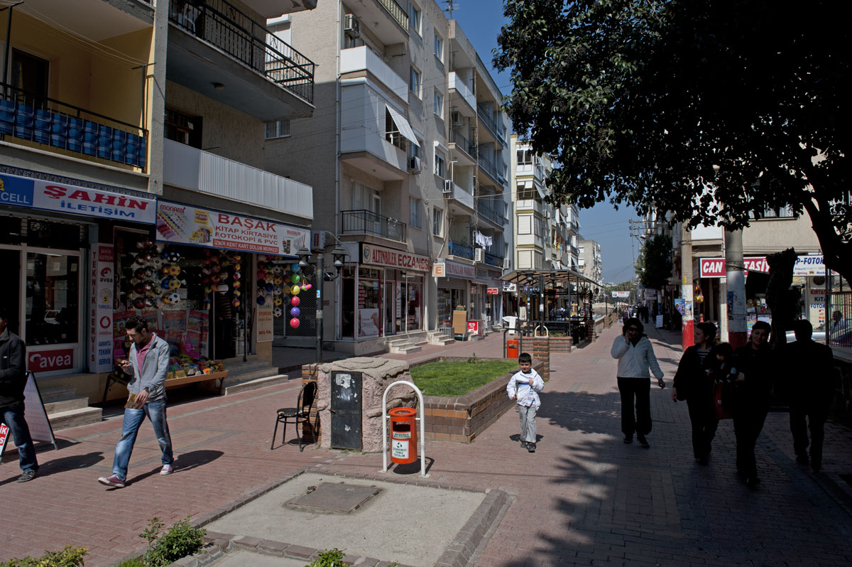 Izmir March 2011 6394.jpg