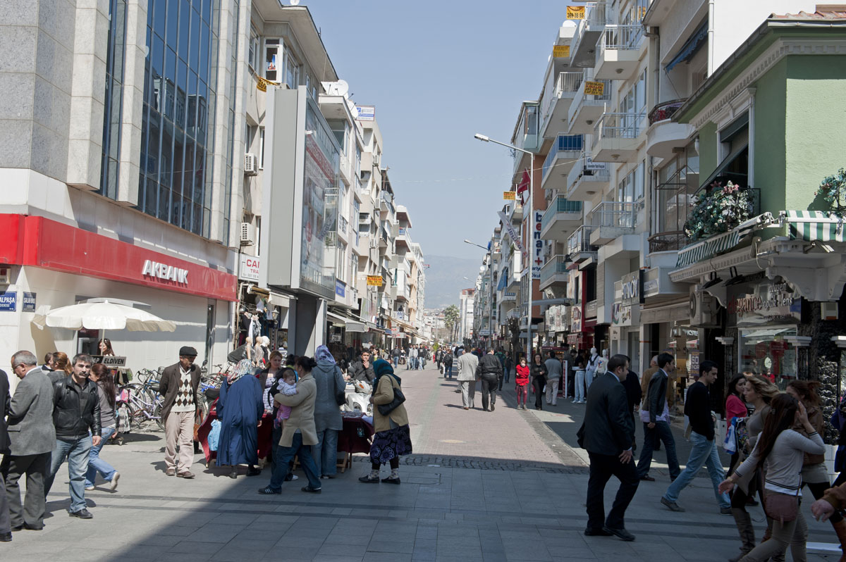 Izmir March 2011 6406.jpg