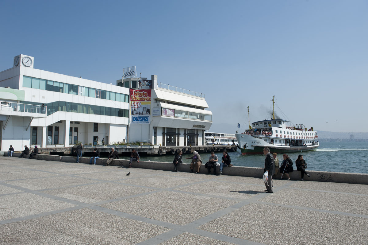 Izmir March 2011 6419.jpg