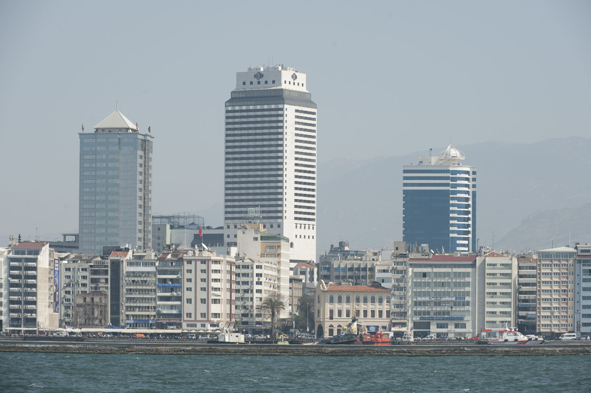 Izmir March 2011 6438.jpg