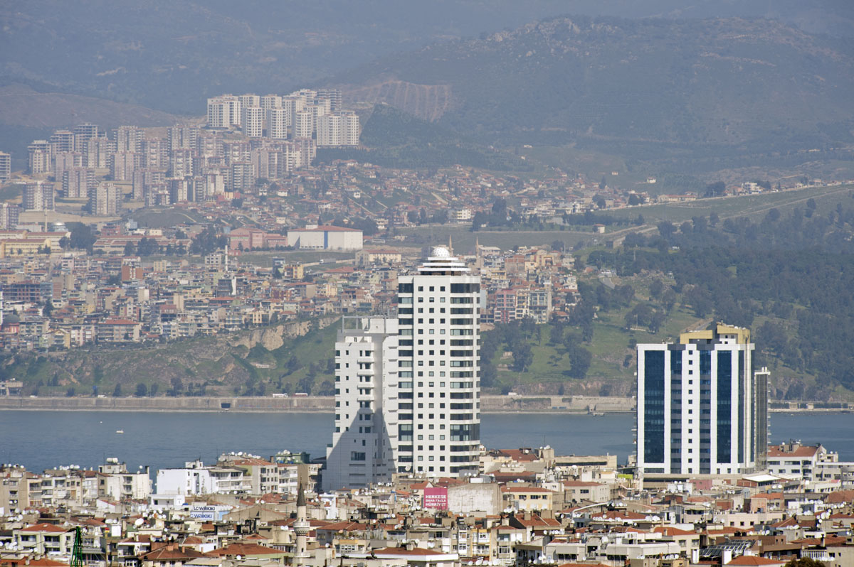 Izmir March 2011 6638.jpg