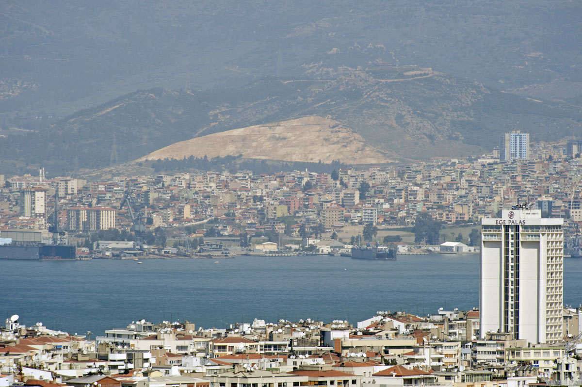 Izmir March 2011 6639.jpg