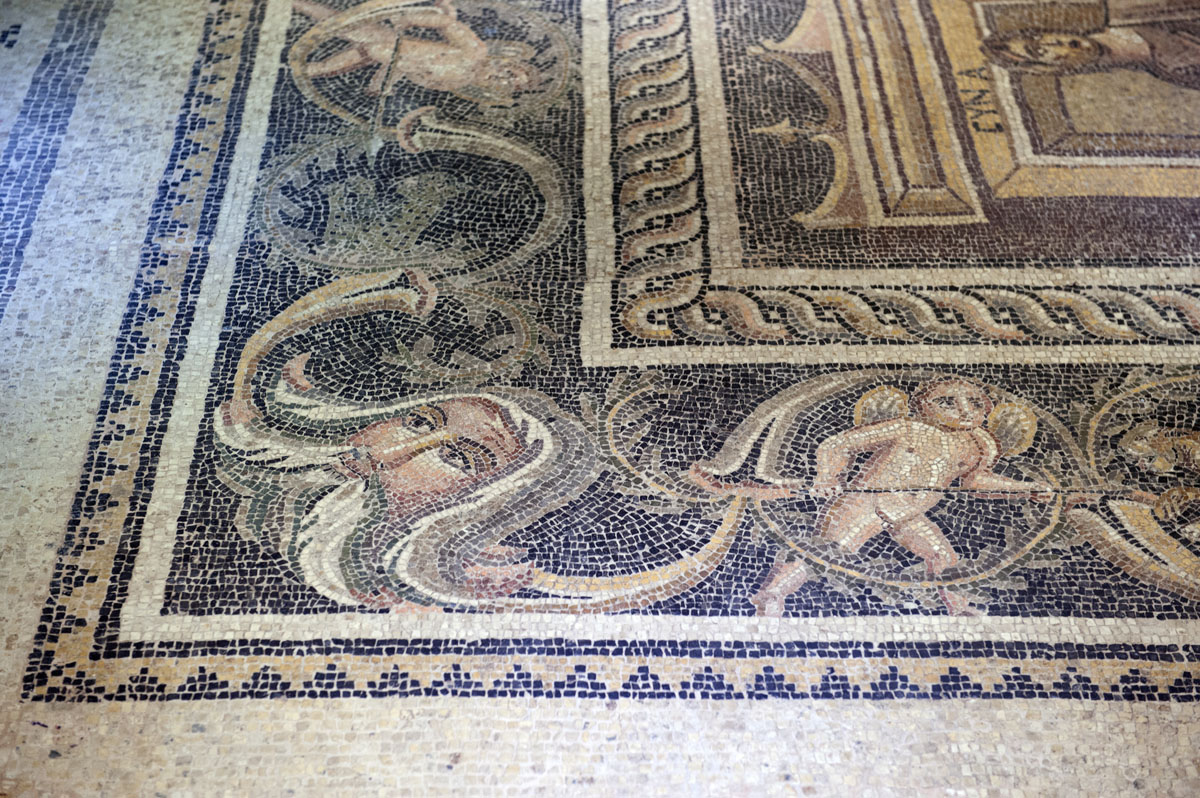 Gaziantep Zeugma Museum December 2011 1984.jpg