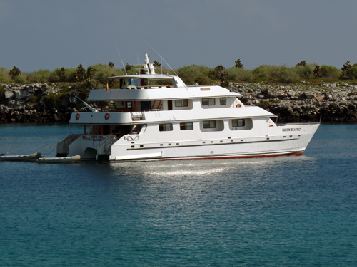 GAP's Queen Beatriz 16 person catamaran