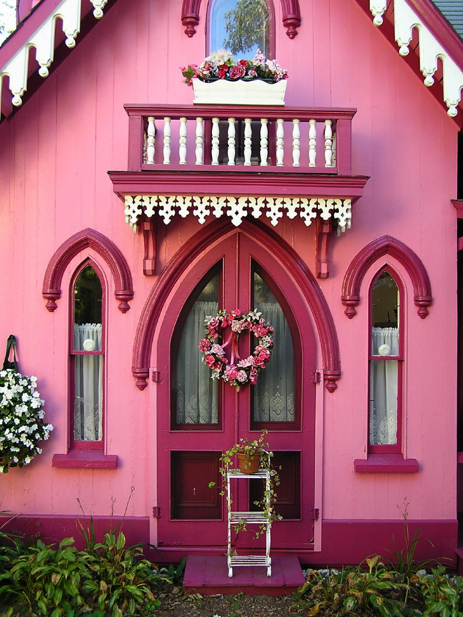 The famous Pink Gingerbread Cottage.JPG