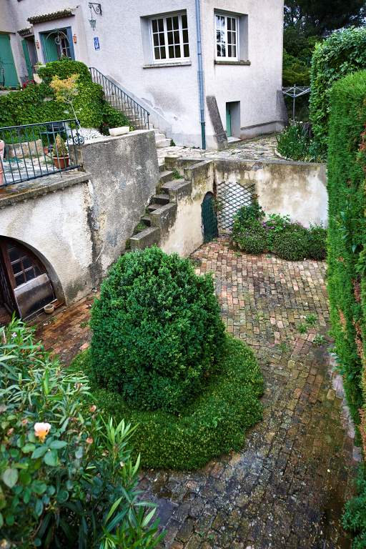 Subterrace and house, seen from lower terrace