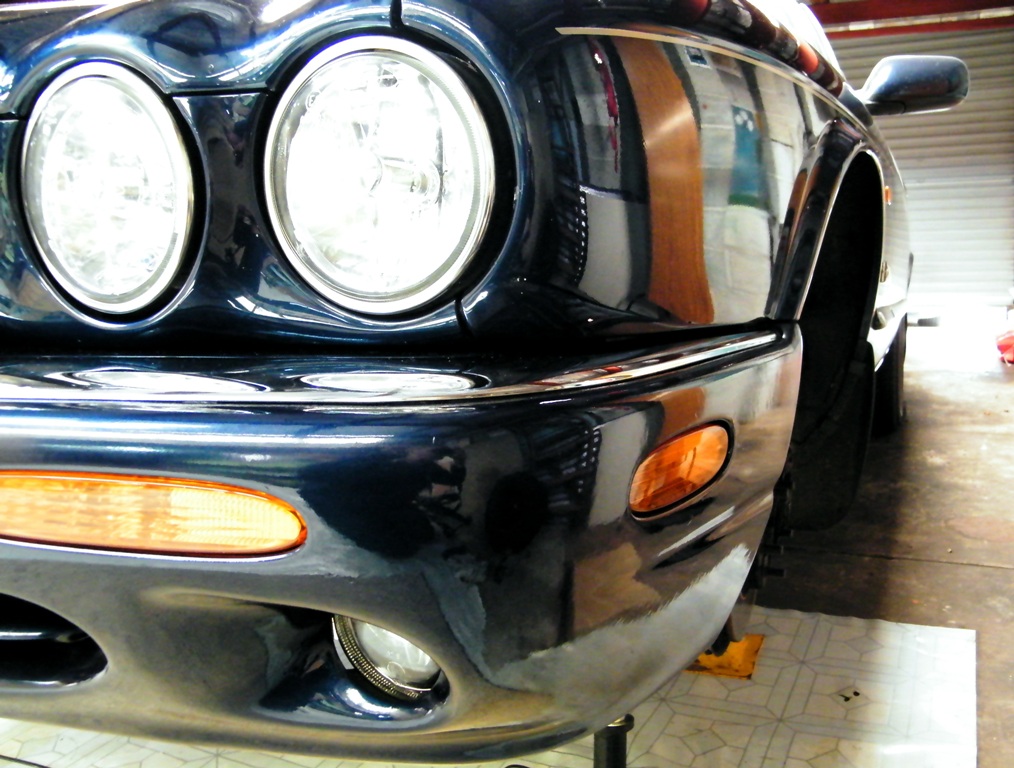 076 XJ8 Bumper Repair 04-2011- 004.jpg