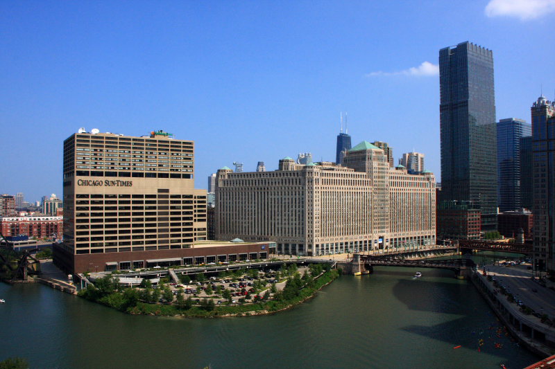 Merchandise Mart and the branches of Chicago River