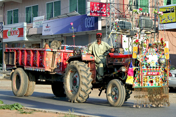 Tractor trolley