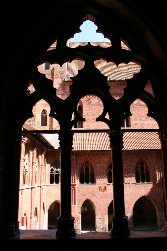 Decorated window of the ambulatory in the High Castle