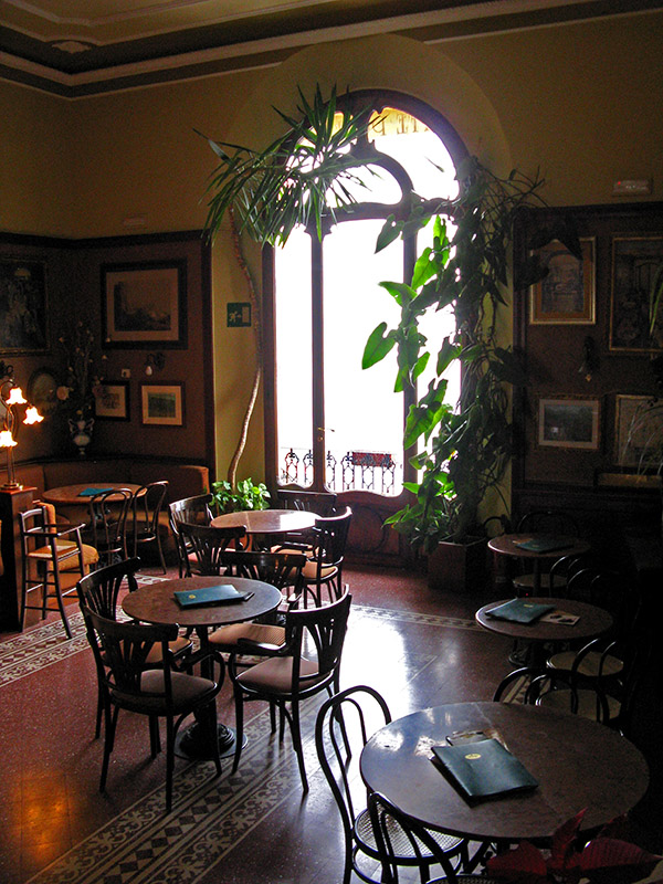 Caff Poliziano, another salon .. 5158