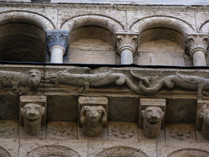 Facade, detail .. A3945