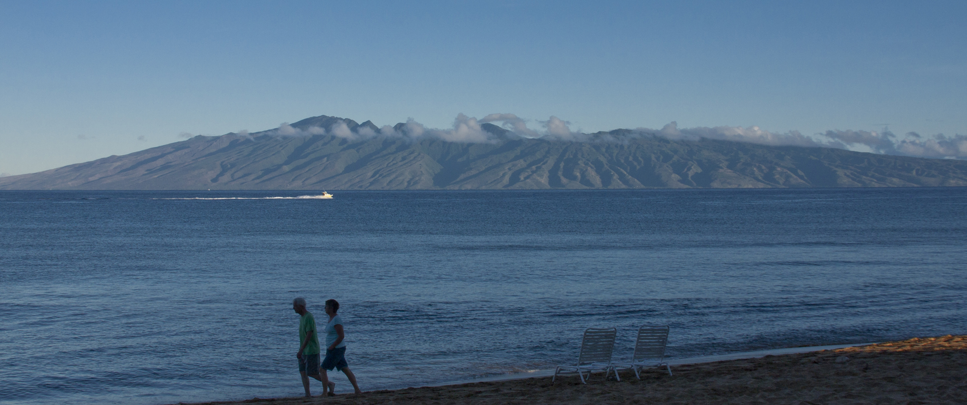 Molokai from the beach.jpg