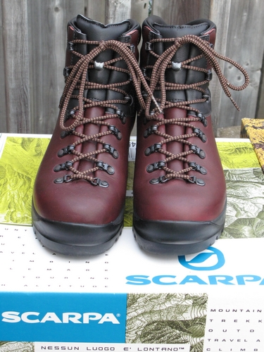 Backpacking_Boots_20081117_IMG_1732.JPG