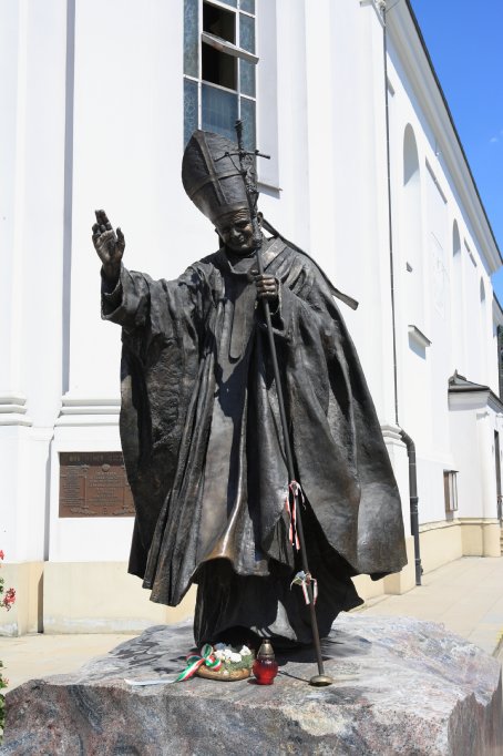 Wadowice John Paul statue.JPG
