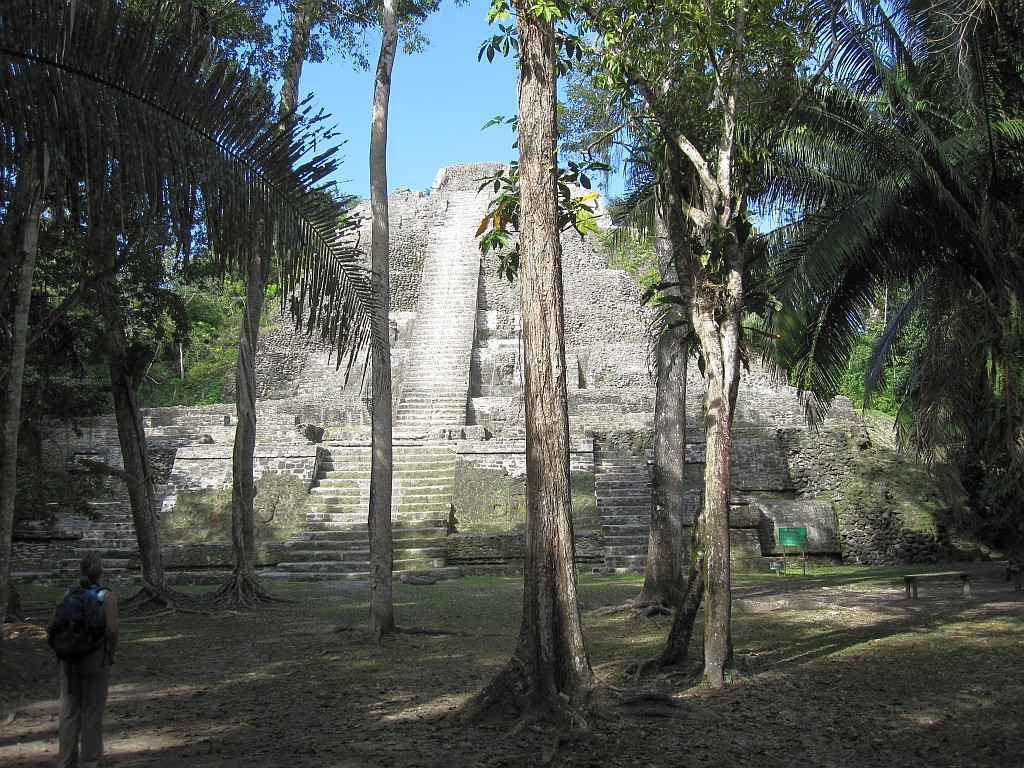 Lamanai Pyramid2