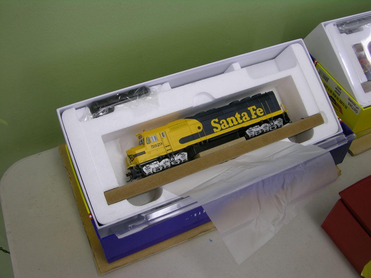 Raffle Prize: Athearn HO Genesis F45 with Sound