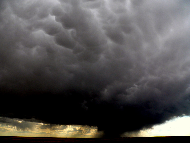STORM CELL MOVING IN 1.JPG