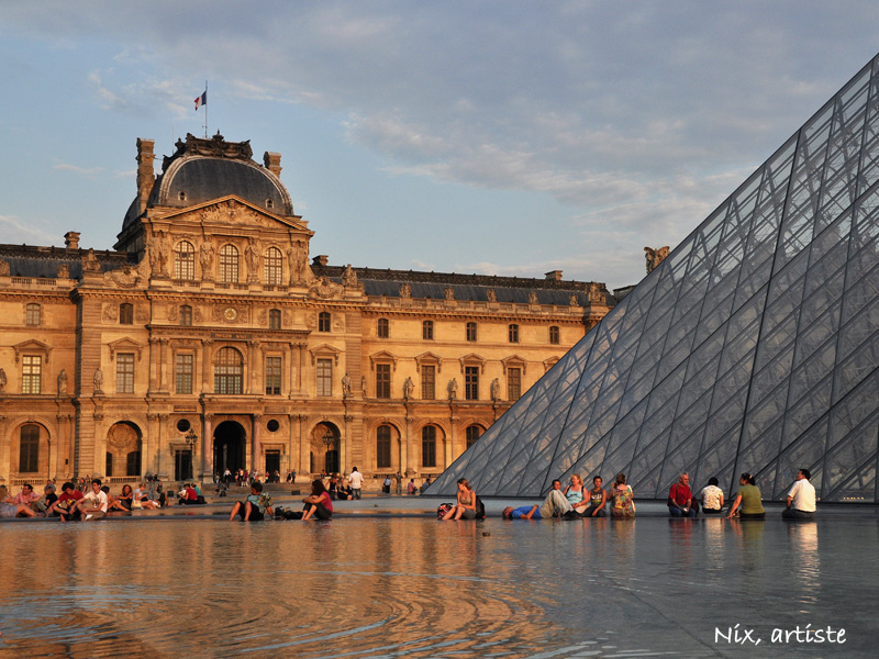 Louvre Reflet.jpg
