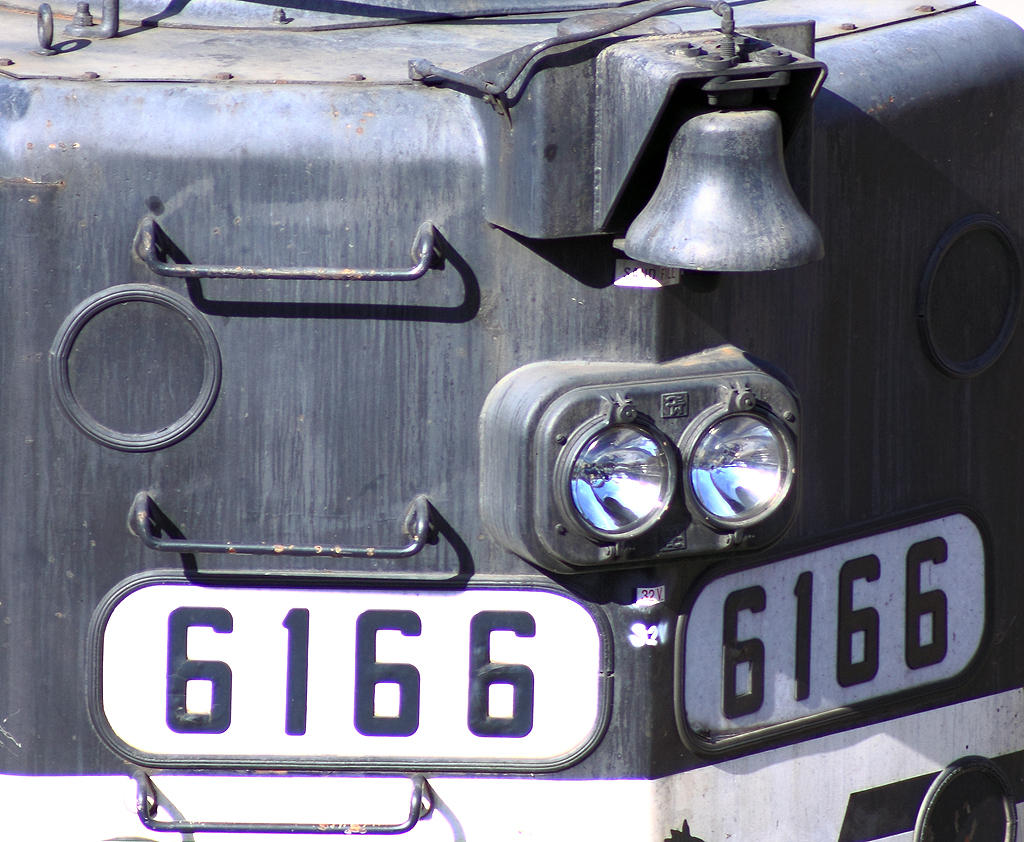 NS (former N&W) SD40-2 #6166 
