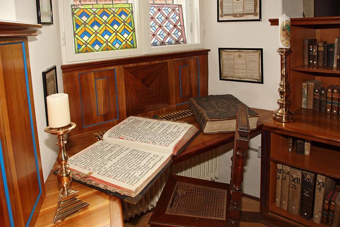 Monastery library samostanska knjinica_MG_1541-1.jpg