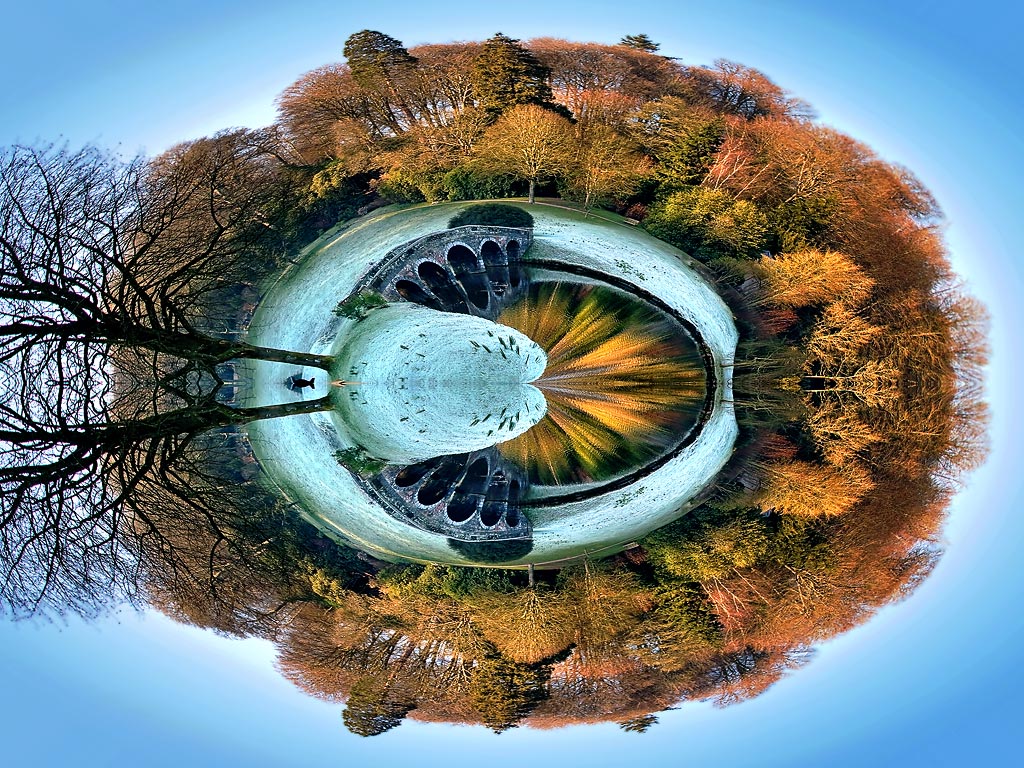 Turf bridge planet, Stourhead (2189)