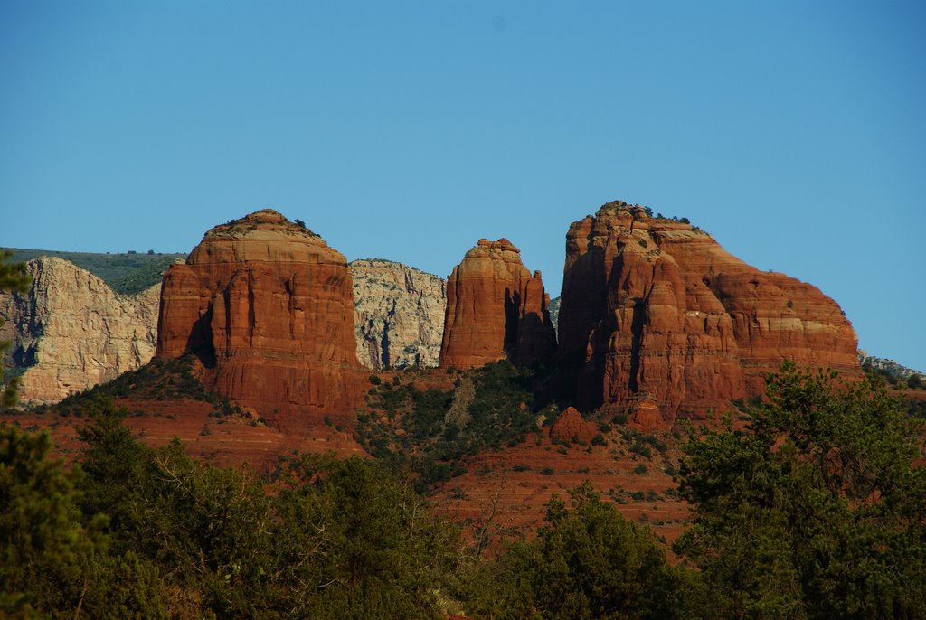 THE MOST PHOTOGRAPHED SPOT IN SEDONA:CATHEDRAL ROCK!!!!