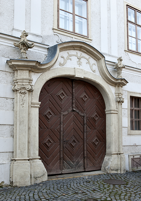 Elaborate entry