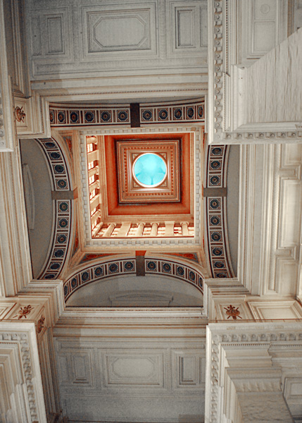 Brussels-Palace of Justice looking up