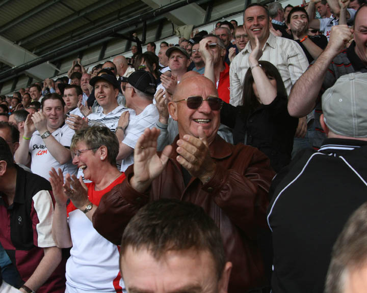 Happy Fans