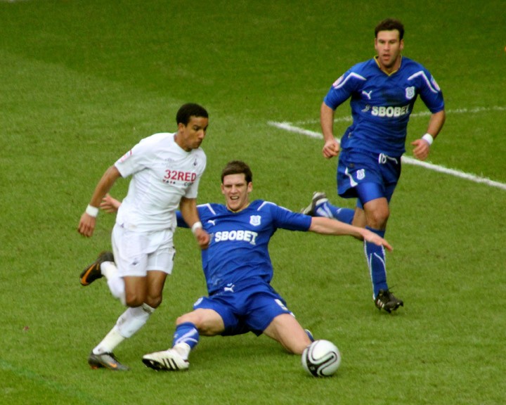 Sinclair Skips Past The Challenge