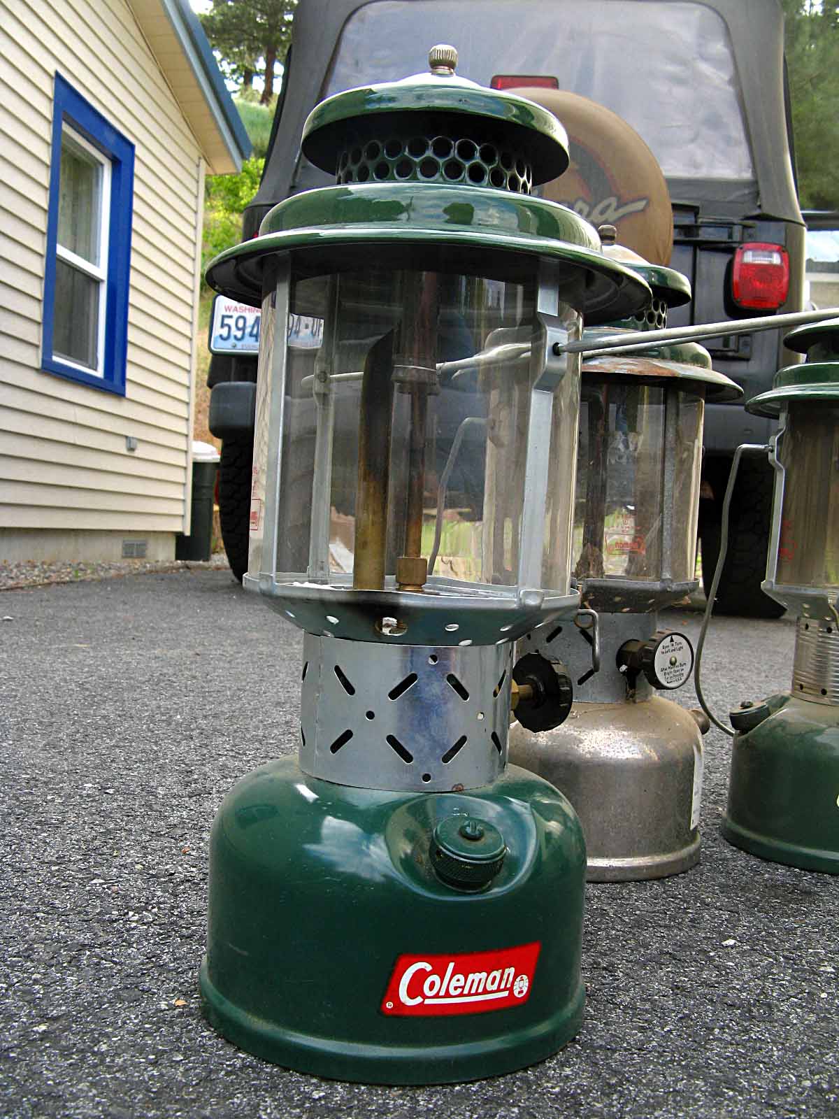 Mint  May 1961 Coleman Model 220 Lantern