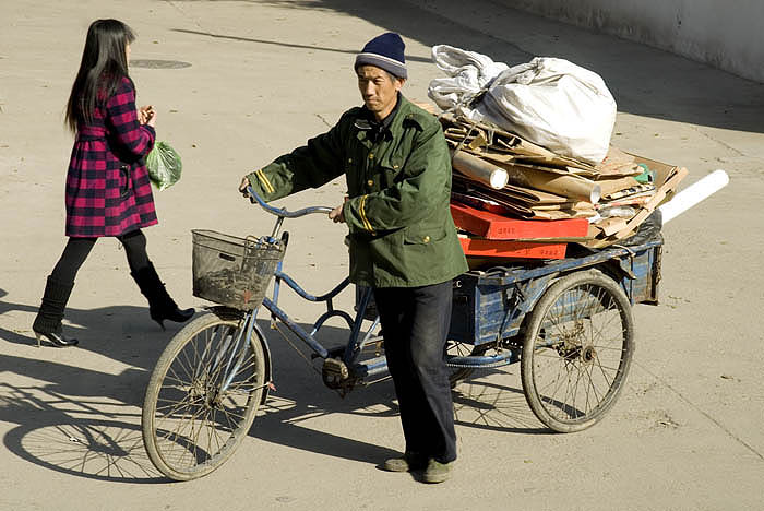 Passers-by, Datong