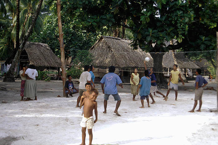 Evening game of volleyball, Buariki