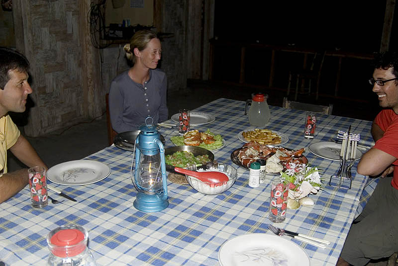 Dinner with fellow travellers at Matikuri Lodge