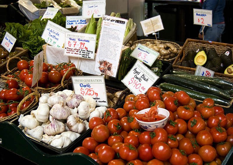 Tomato varieties and garlic