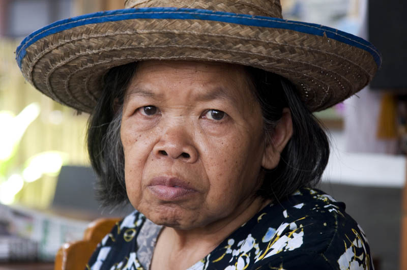 Older woman, Pai