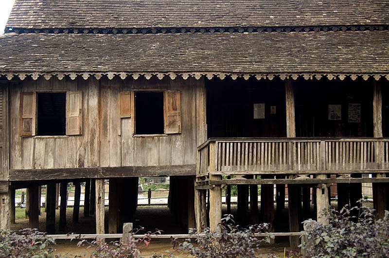 Heritage homestead on the banks of the Ping