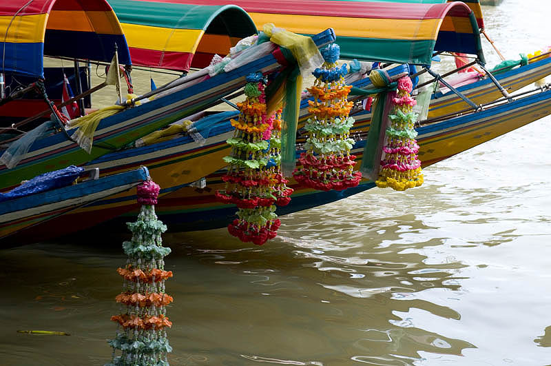 BANGKOK Longboats on the Chao Phraya