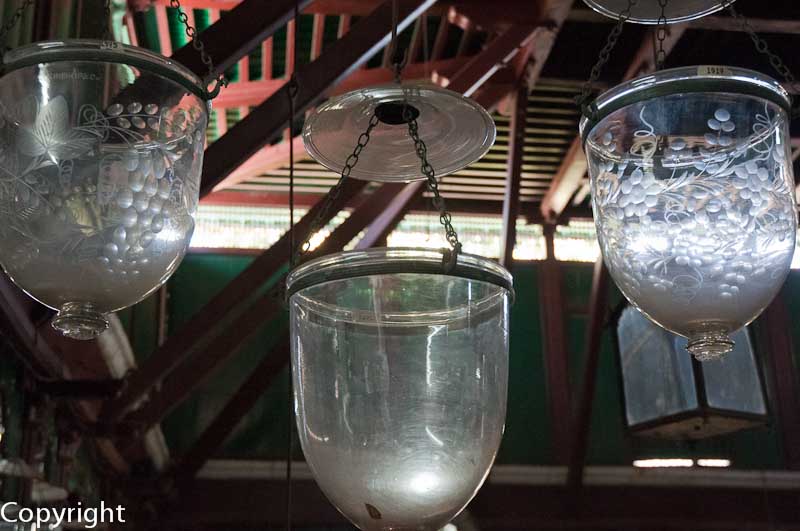 Etched glass light fittings in the Aina Mahal