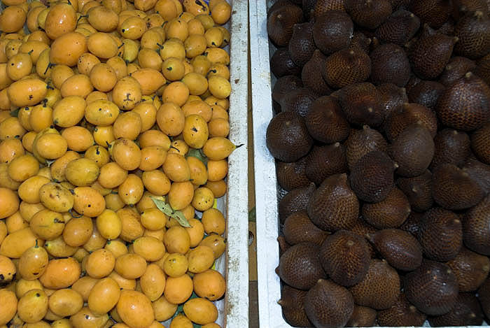 Loquats and salak at Chow Kit Market