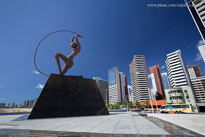 Esttua de Iracema e Prdios
