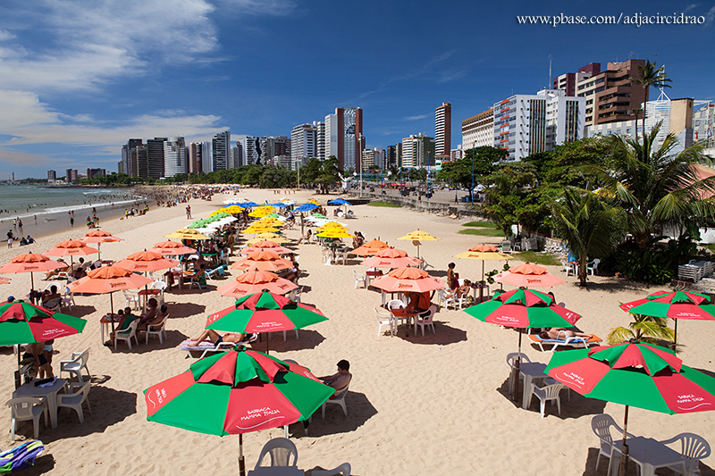 Vista de Barracas e Beira Mar