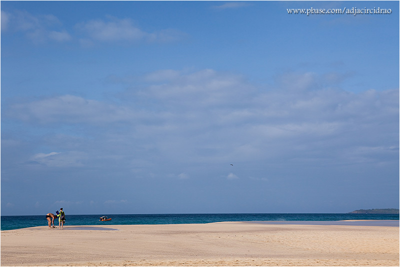 Na beira da Praia da Cacimba do Padre