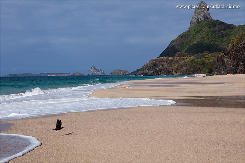 Praia da Cacimba com Morro do Pico